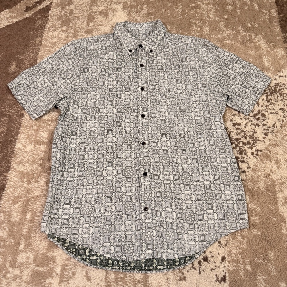 Outerknown Shirt Mens Medium SS Button Down Floral Hawaiian Beach Organic